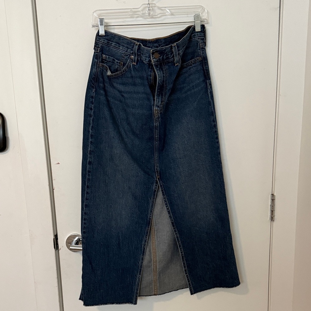 Levi's Dark Blue Denim Waistband with Contrast Brown Stitching
